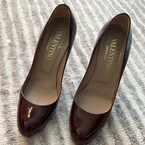 Patent Leather Pumps - Picture 2 of 13